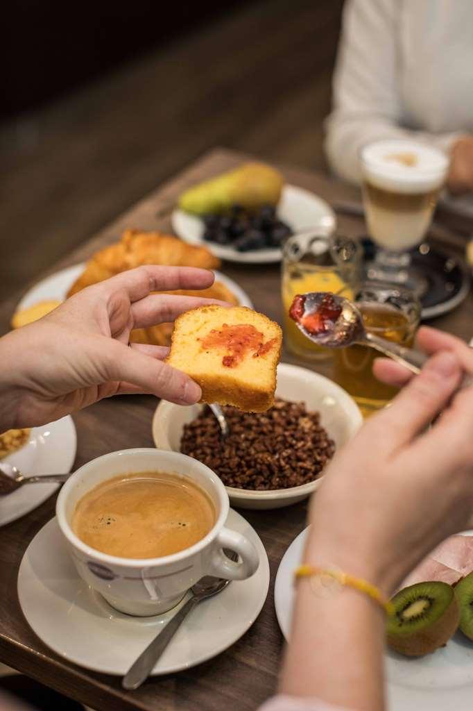 Hotel-Restaurant Le Victoria Ренн Зручності фото